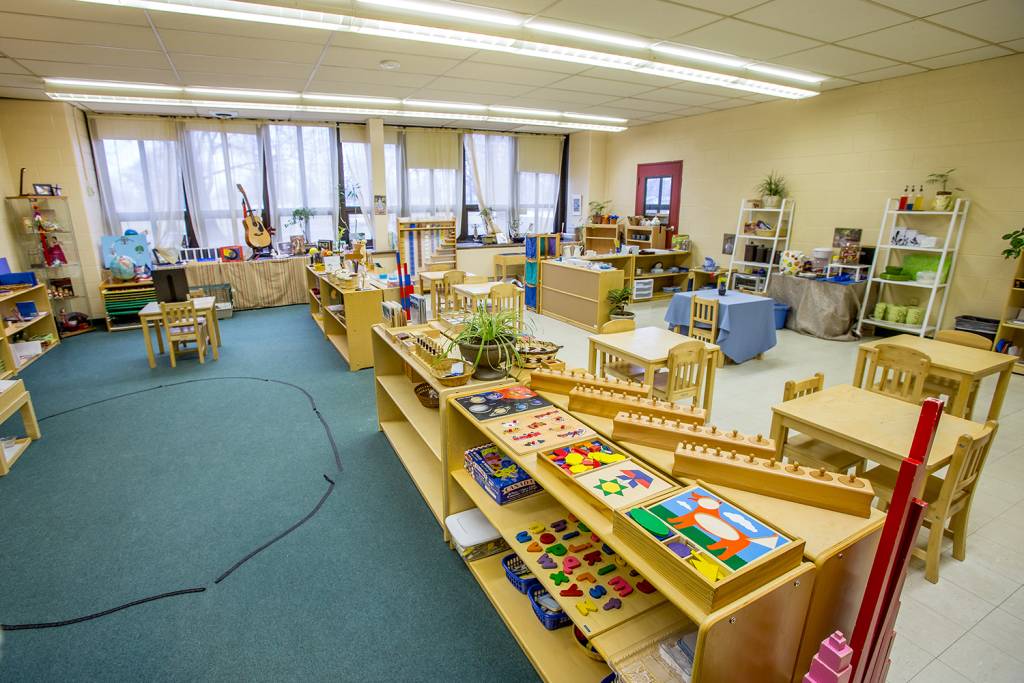 best-montessori-schools-in-karachi-fee-structure-contact-deco-facts