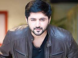 Imran Ashraf Net Worth, LifeStyle, Age, Height and Income - Deco Facts